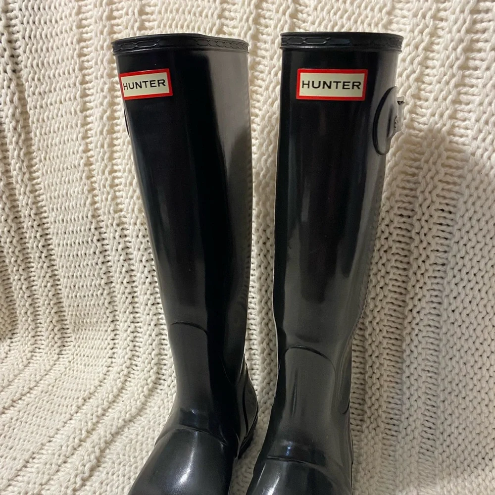 Hunter Black Women's Winter & Rain Boots - Picture 3 of 9